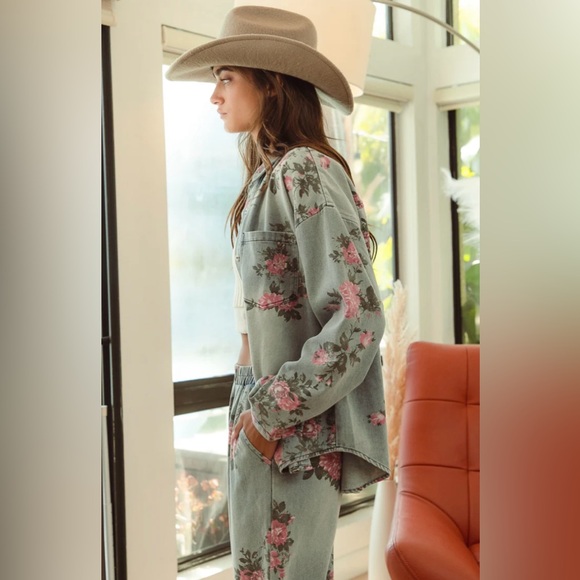 B14. Bibi Denim Blue Floral Shirt Jacket Vintage Wash Detail New Item - Picture 3 of 6